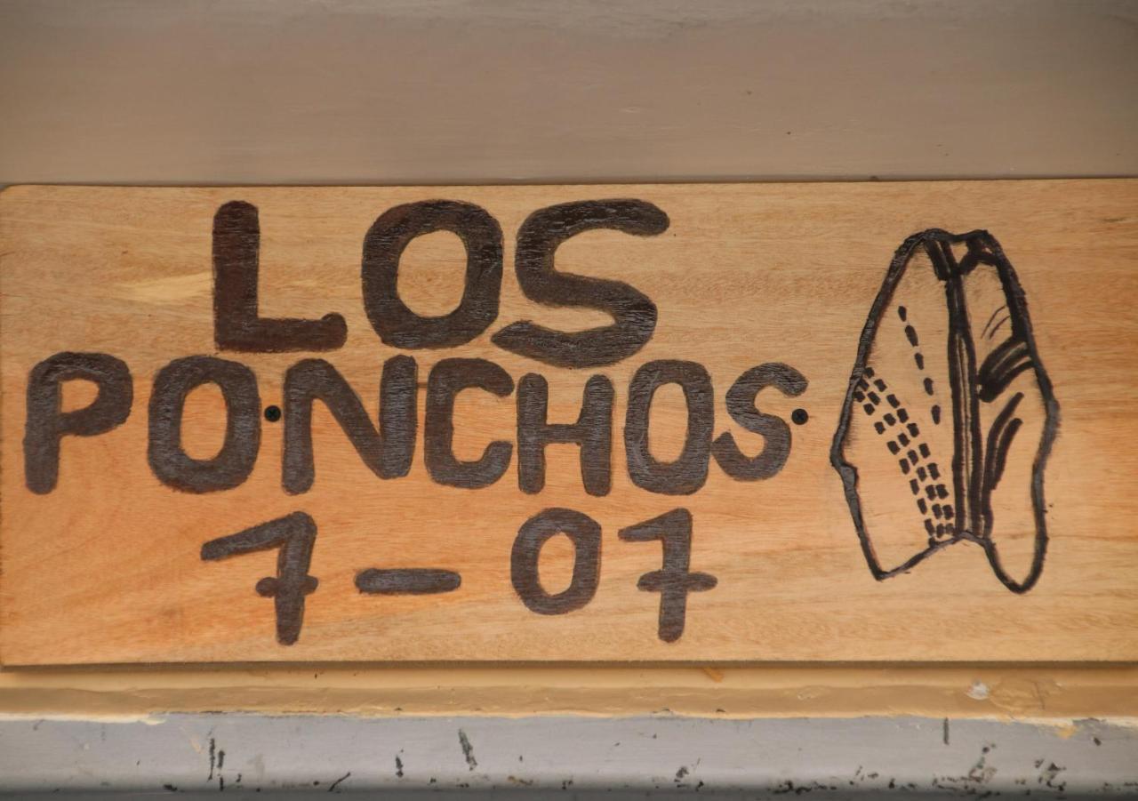 Hospedaje Los Ponchos Otavalo Exterior foto